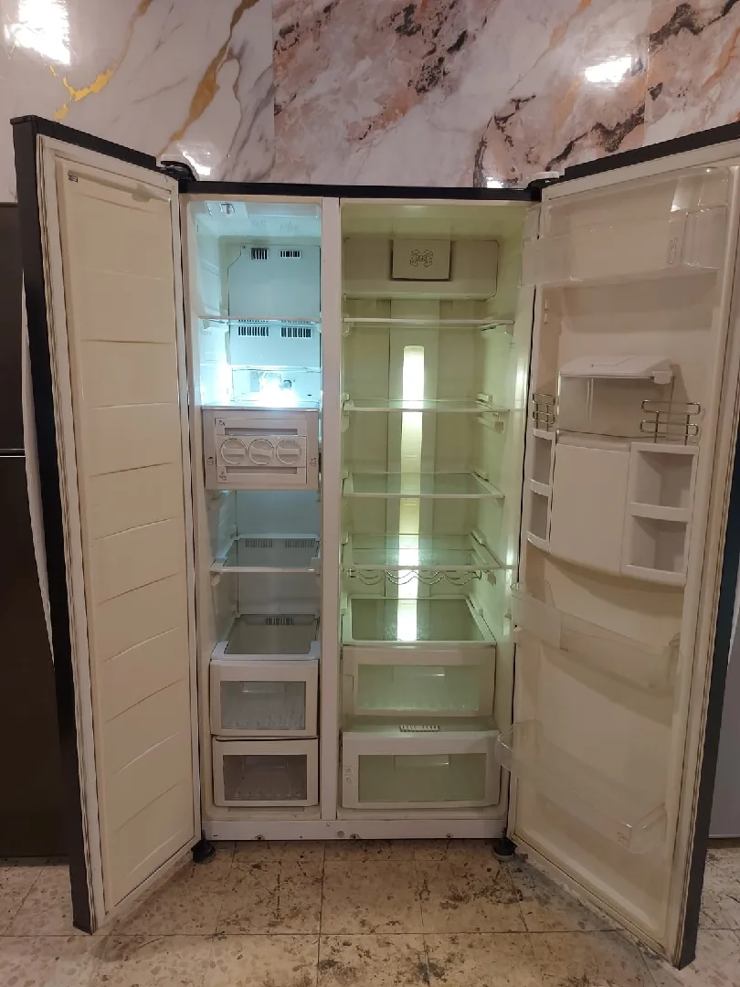 يوجد لدينا ثلاجات بحالة ممتازه