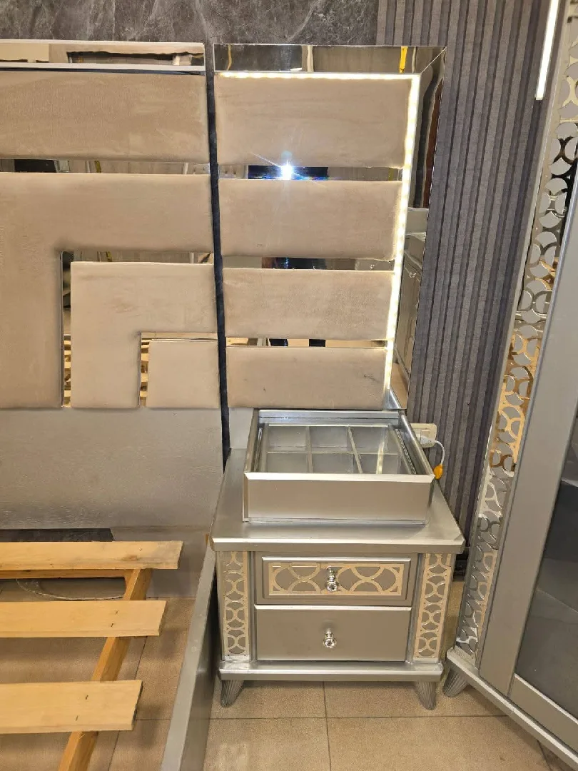 غرف نوم ماستر، وشبابي