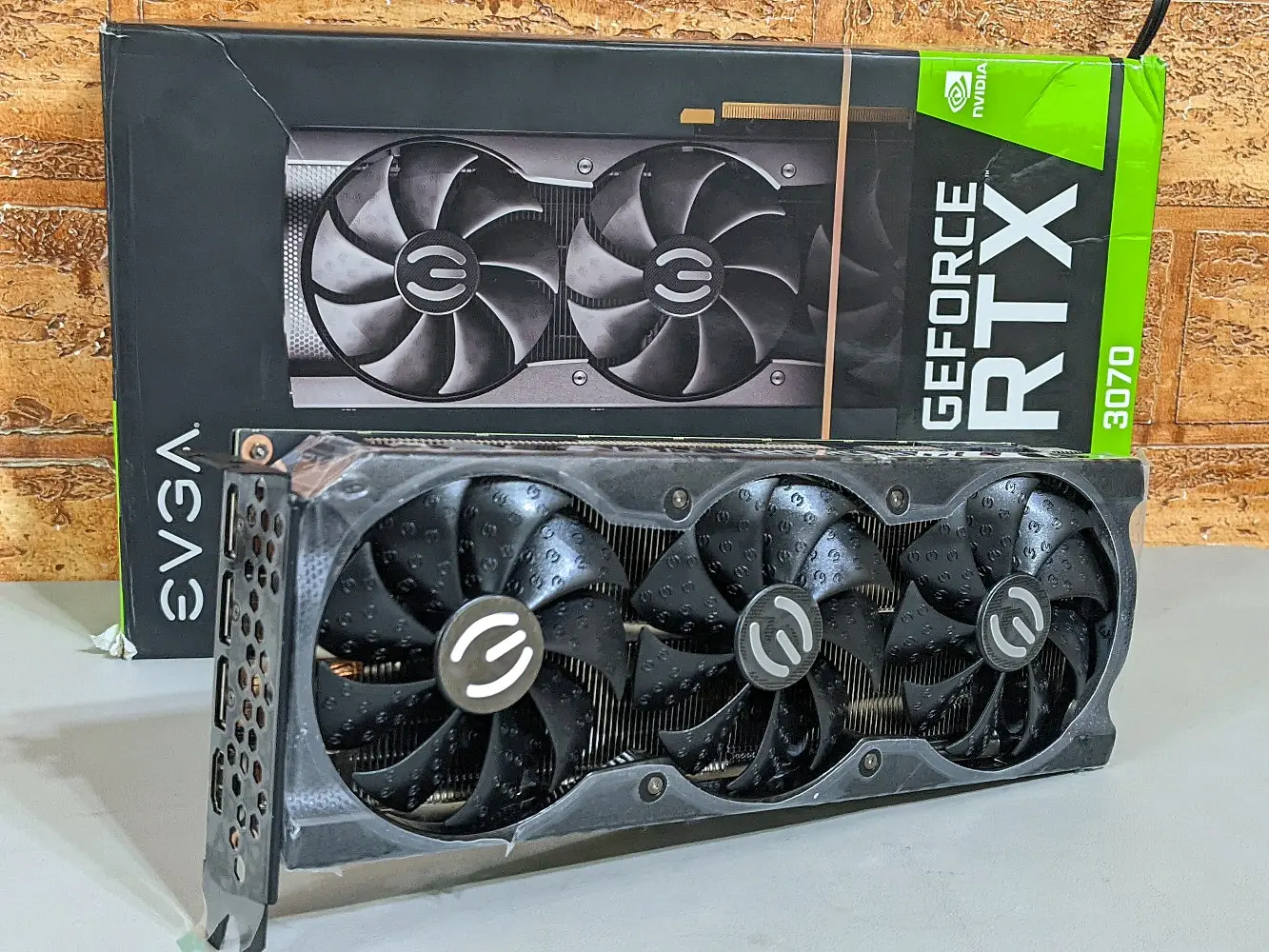 كرت شاشة Nvidia GeForce RTX 3070 EVGA XC3 ULTRA