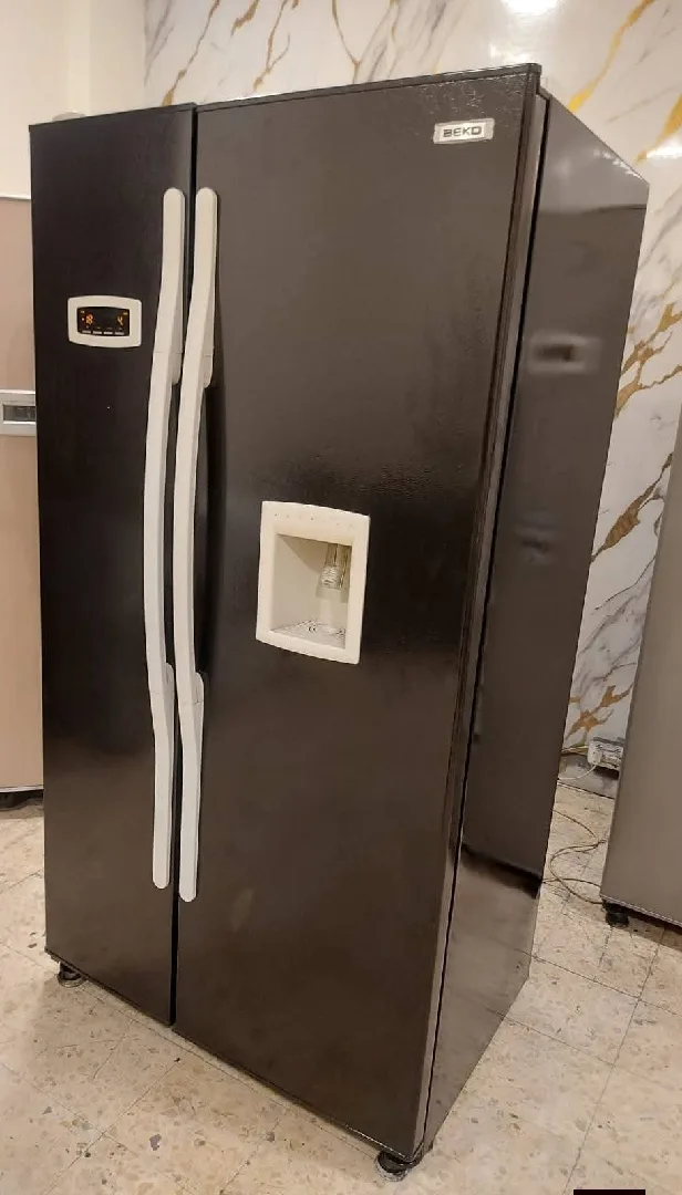 يوجد لدينا ثلاجات بحالة ممتازه