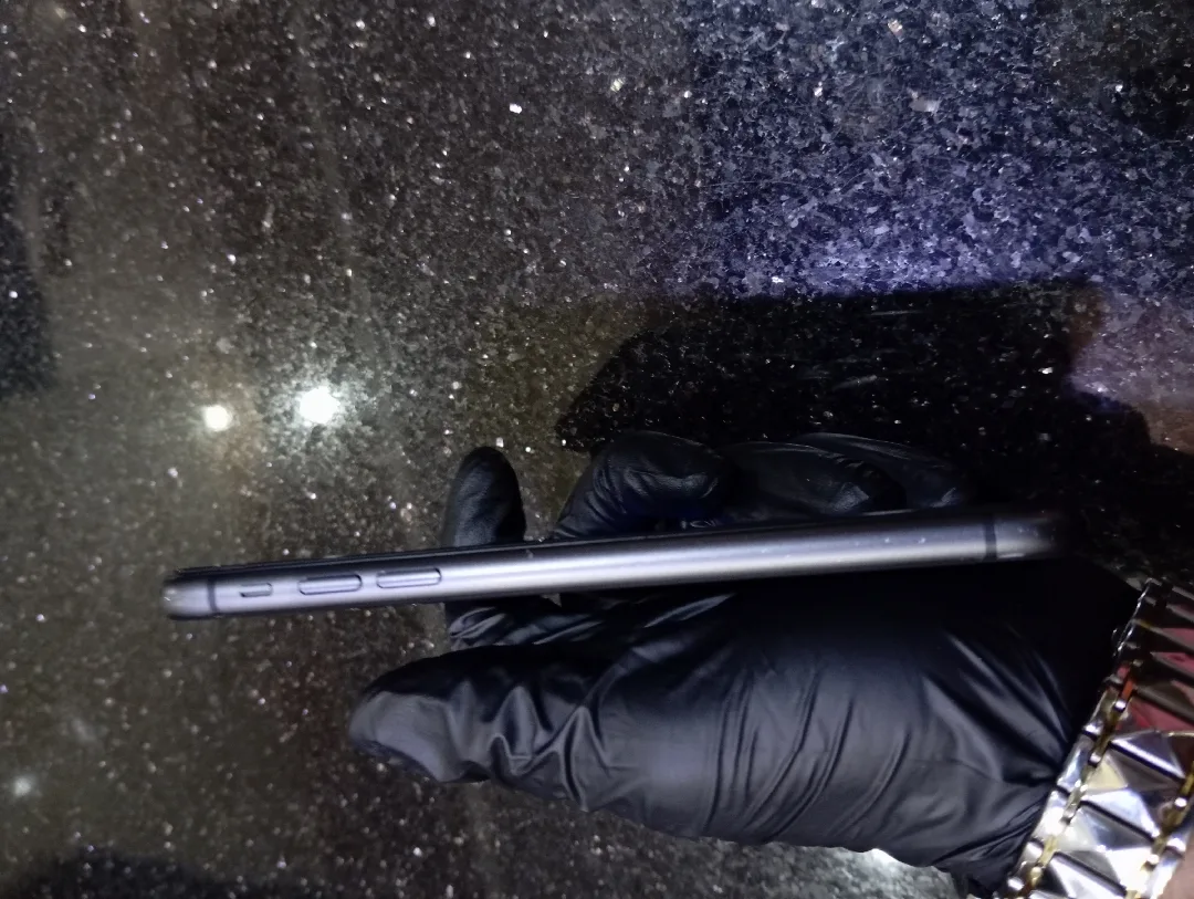 أيفون 11 عادي للبيع او البدل بأيفون فقط موجود بالعقبة