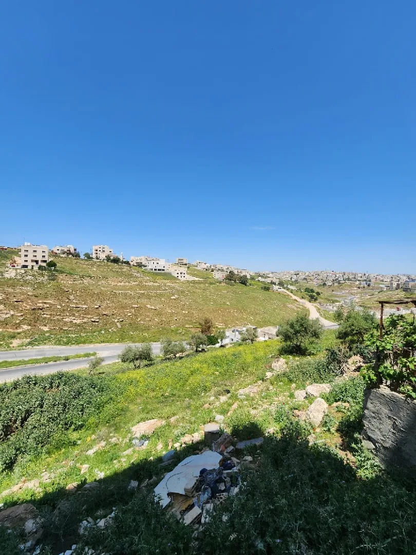 السلام عليكم ورحمه الله وبركاته ✋شقه للايجار في اربد 👍زبدا شرق المركز الغربي 👍من