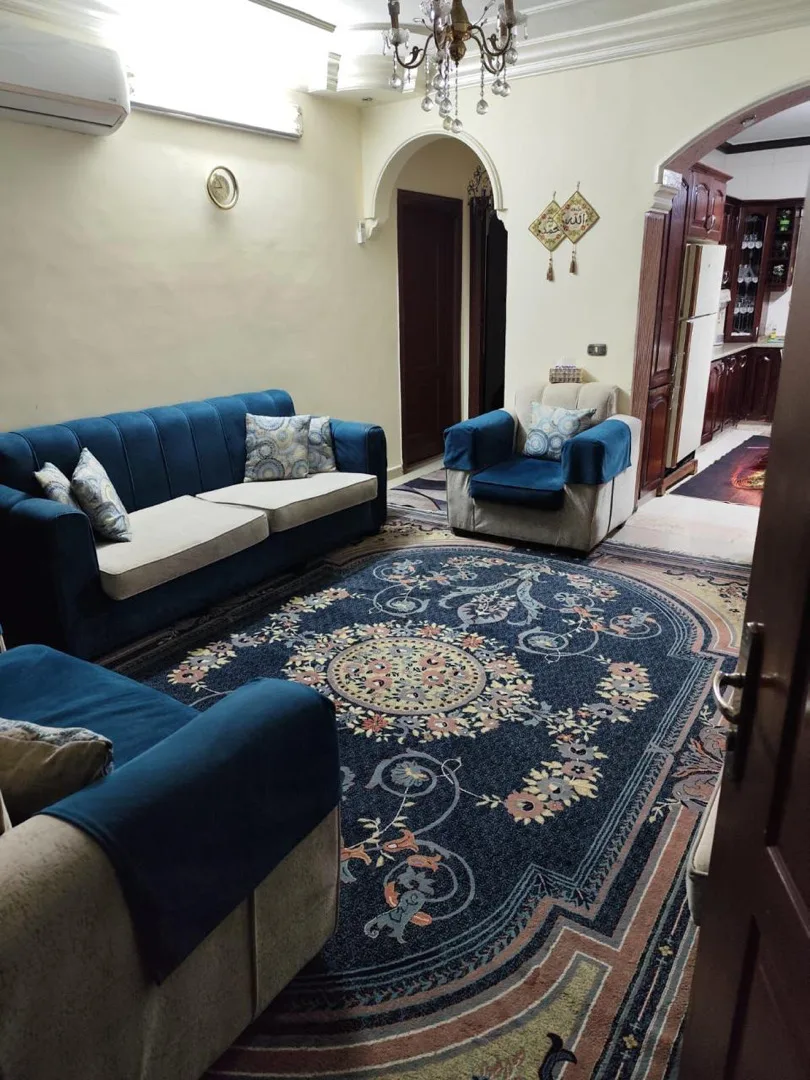 شقة طابق ارضي مع روف للبيع