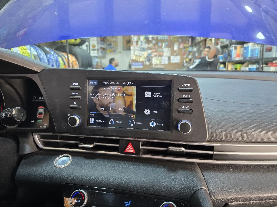 شاشة هيونداي افانتي اصليه من موديل 2021 ل 2025