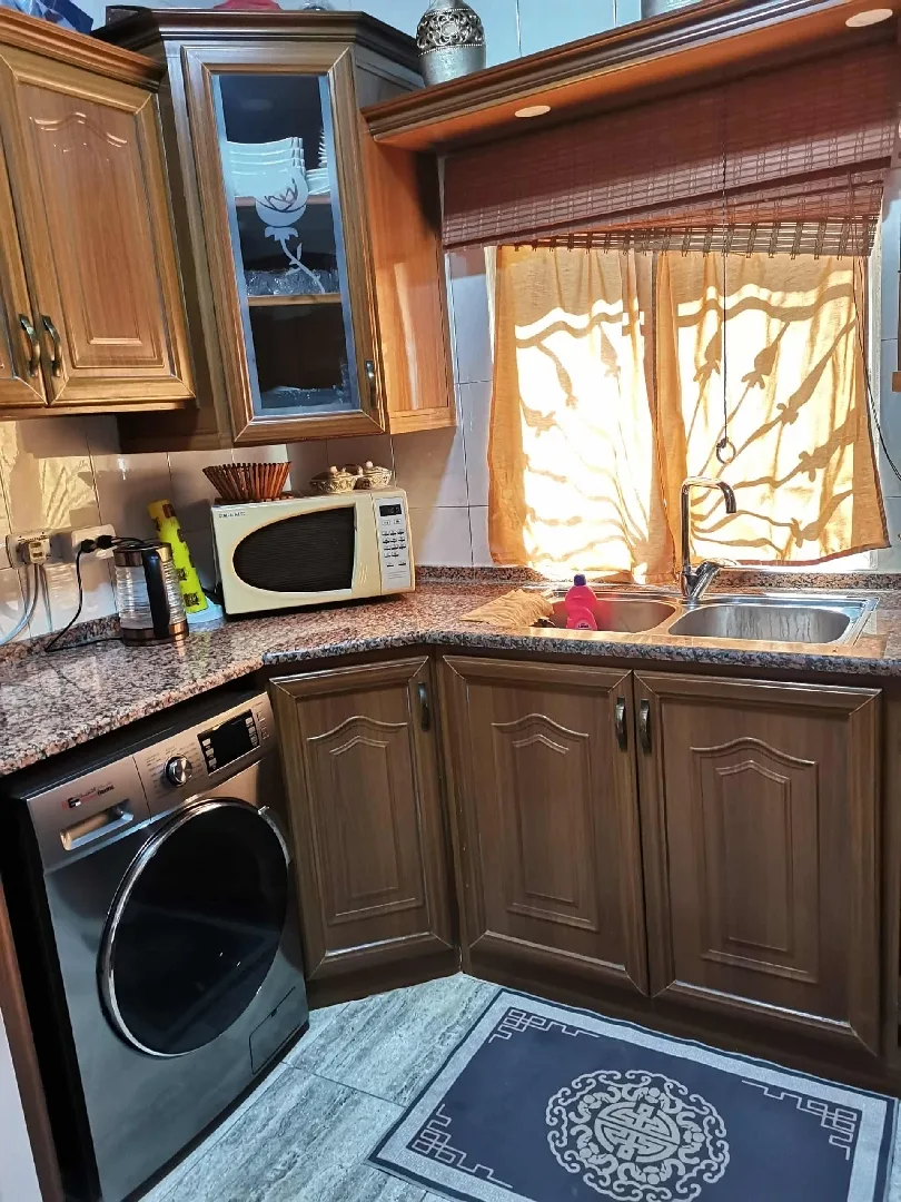 شقة للبيع طابق ثاني بموقع مميز وبسعر مغري في الهاشمي الشمالي من المالك مباشرة