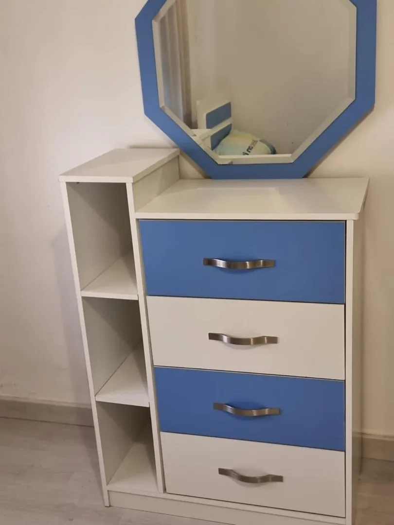 غرفة نوم شاب