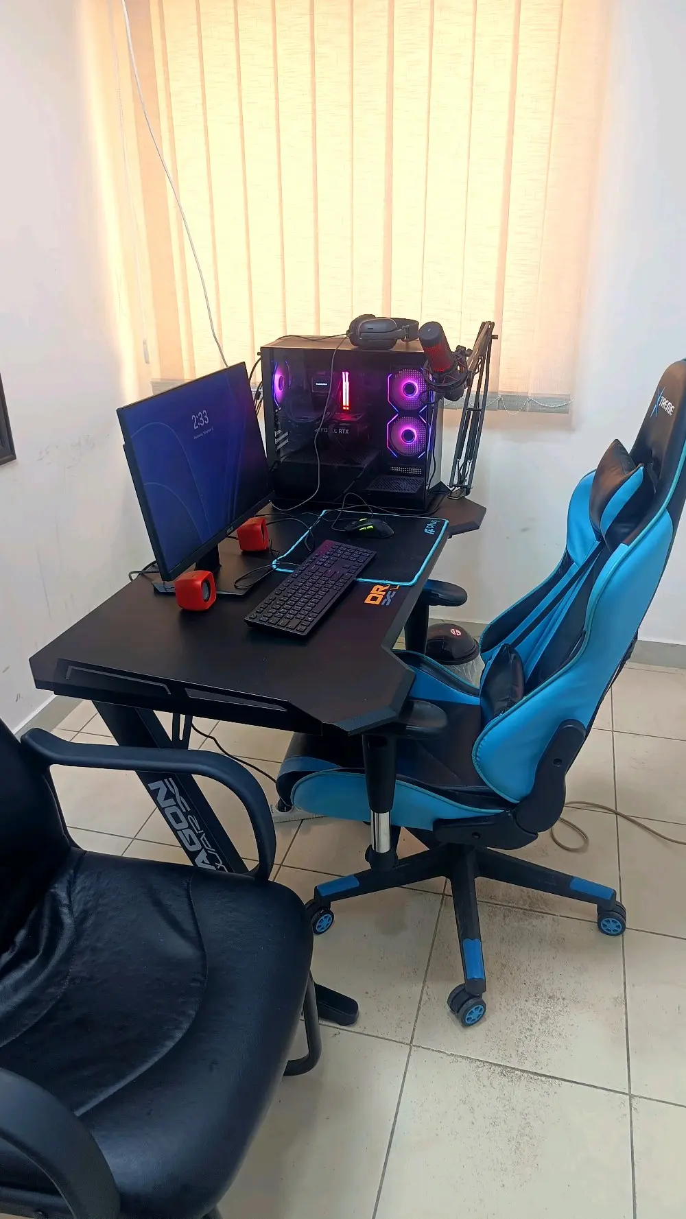 مكتب كامل متكامل للبيع مع المعدات