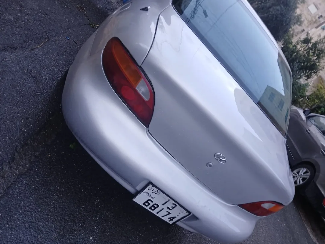 هونداي افانتي  ١٩٩٥