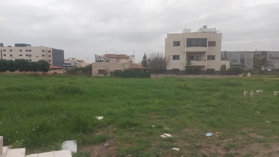 قطعة ارض مميزة جدا للبيع