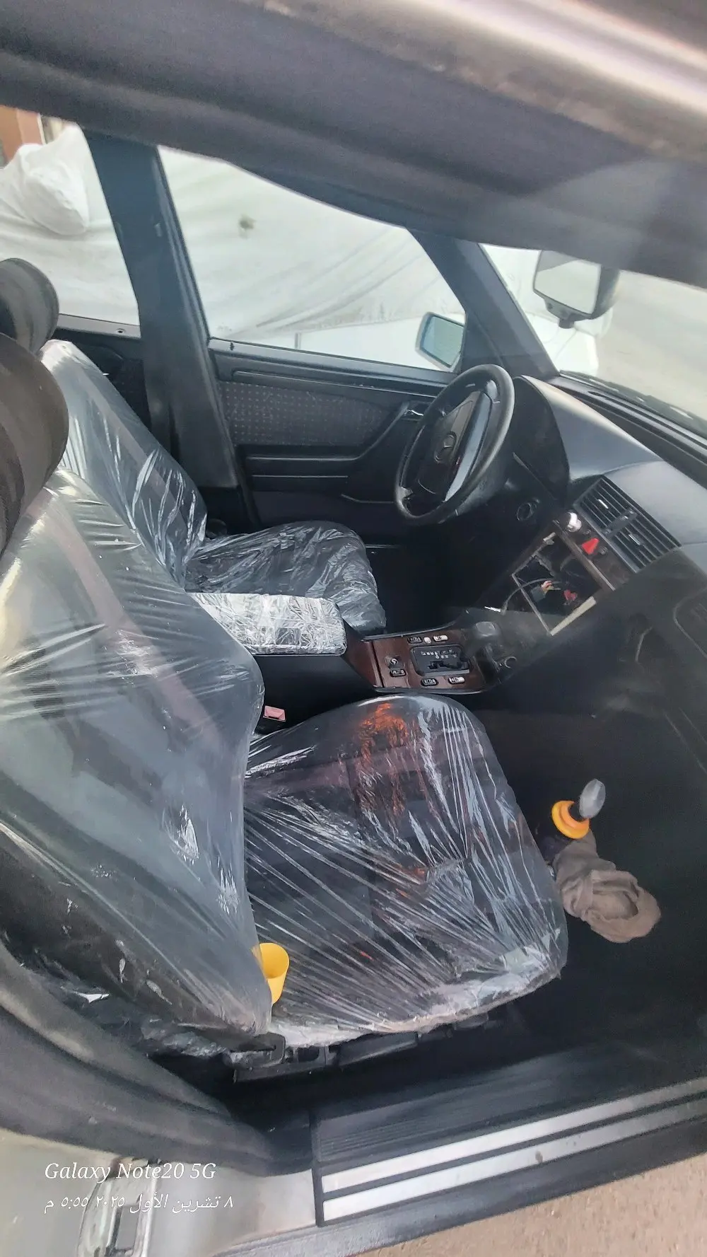 بسم الله الرحمن الرحيمللبيمرسيدس بنز C200 موديل 1997 أصلي لون سلفرماتور 2000cc ا