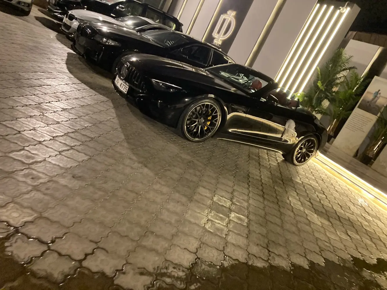 للايجار SL43 AMG 2025