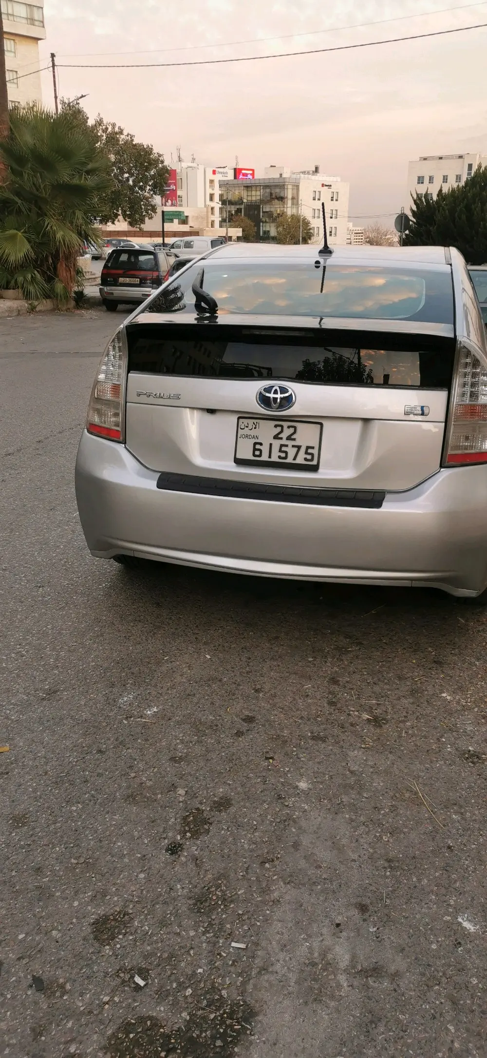 تويوتا بريوس 2011 للبيع بحالة الوكالة