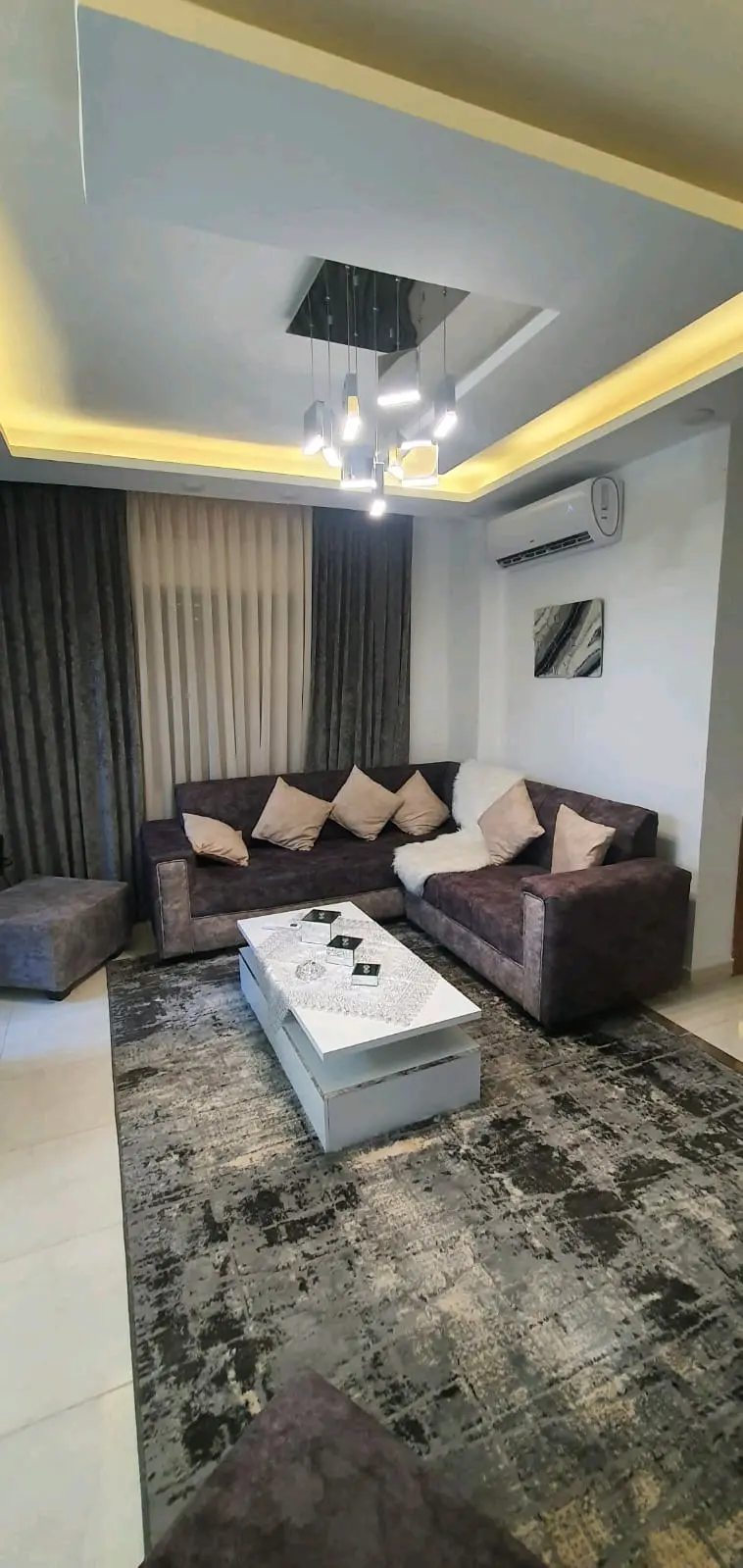 شقة سوبر ديلوكس بناء حديث ، نادي السباق شيك المطار