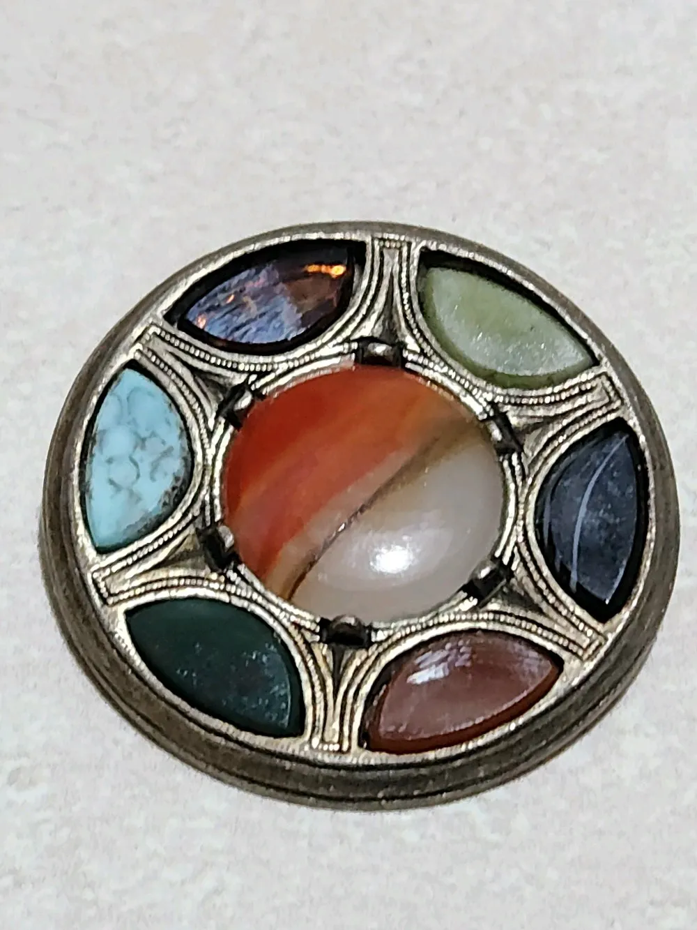 دبوس بروش اسكتلندي