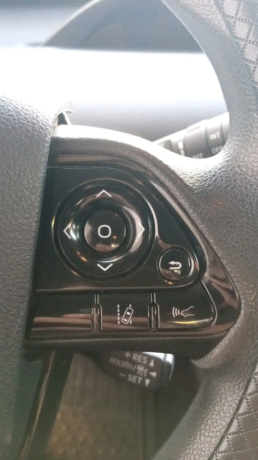 تويوتا بريوس  للبيع او البدل٢٠٢١