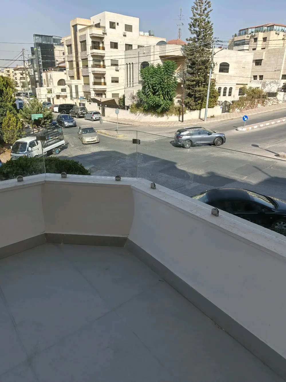ابوشقرة للسيكوريت والزجاج