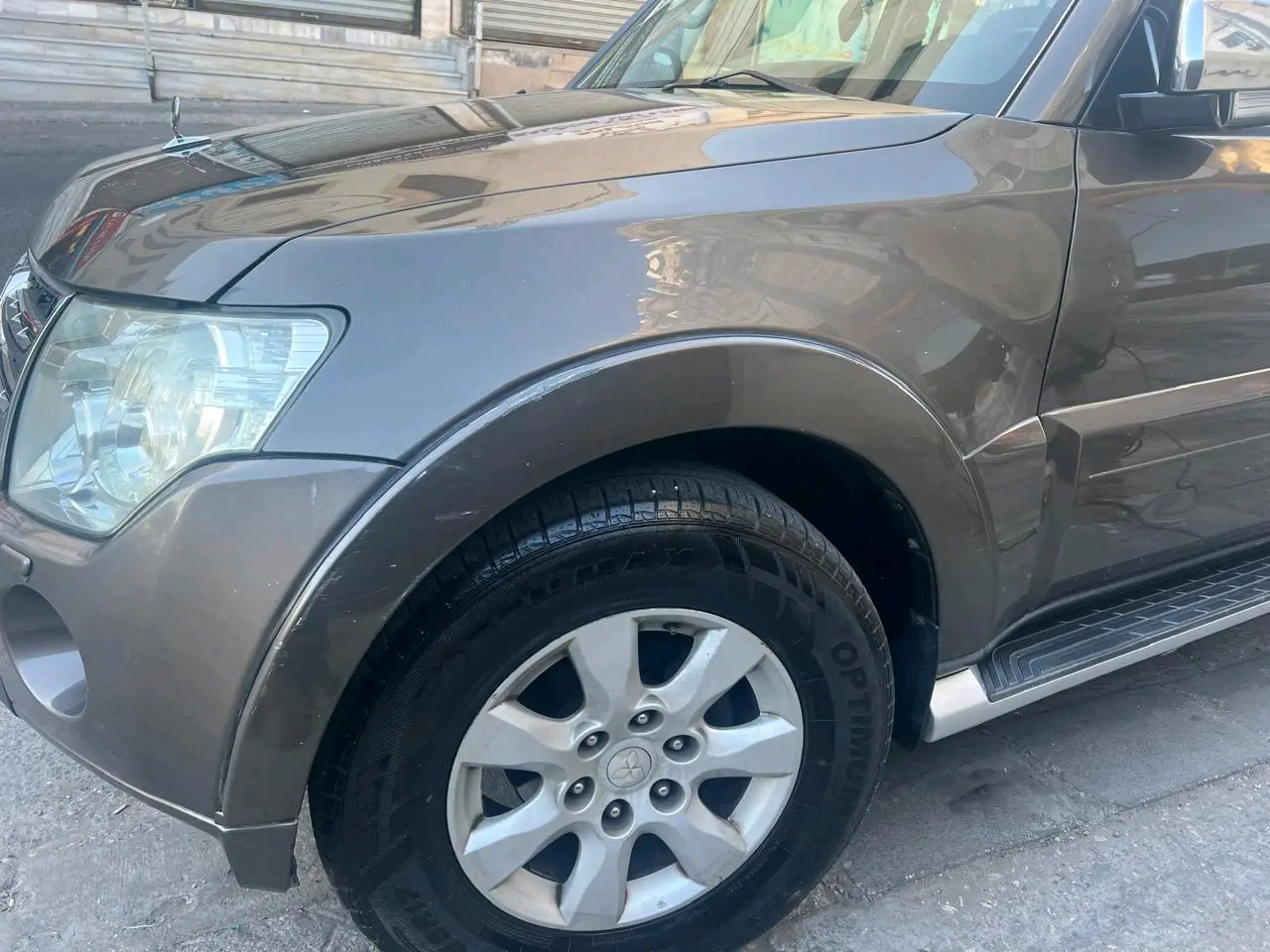 للبيع ميتسوبيشي باجيرو موديل 2011 فل كامب وفحص كامل