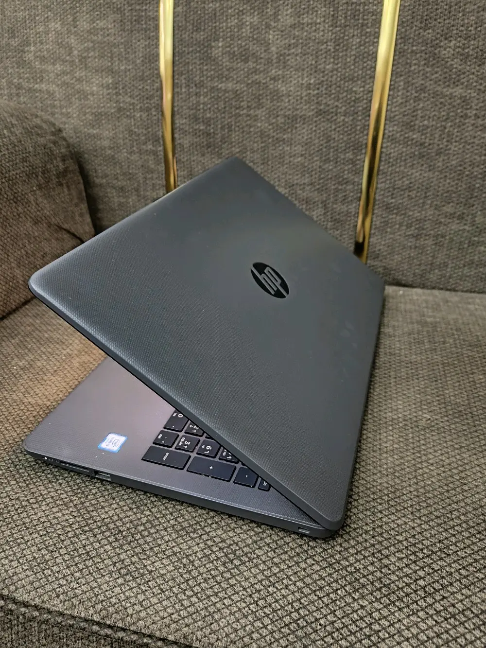 لابتوب اتش بي كور اي٣ جيل سادس مواصفات ممتازة جدا للبيع