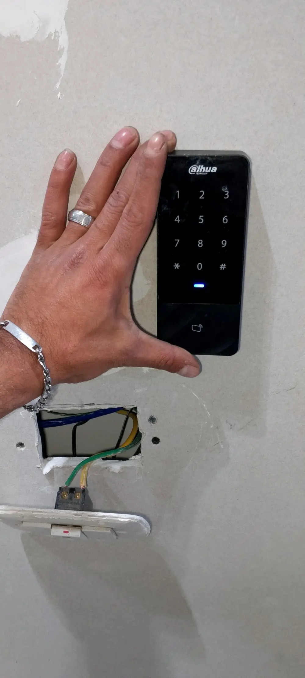 صيانة انظمة مراقبة كاميرات مراقبة جميع انظمة الحماية