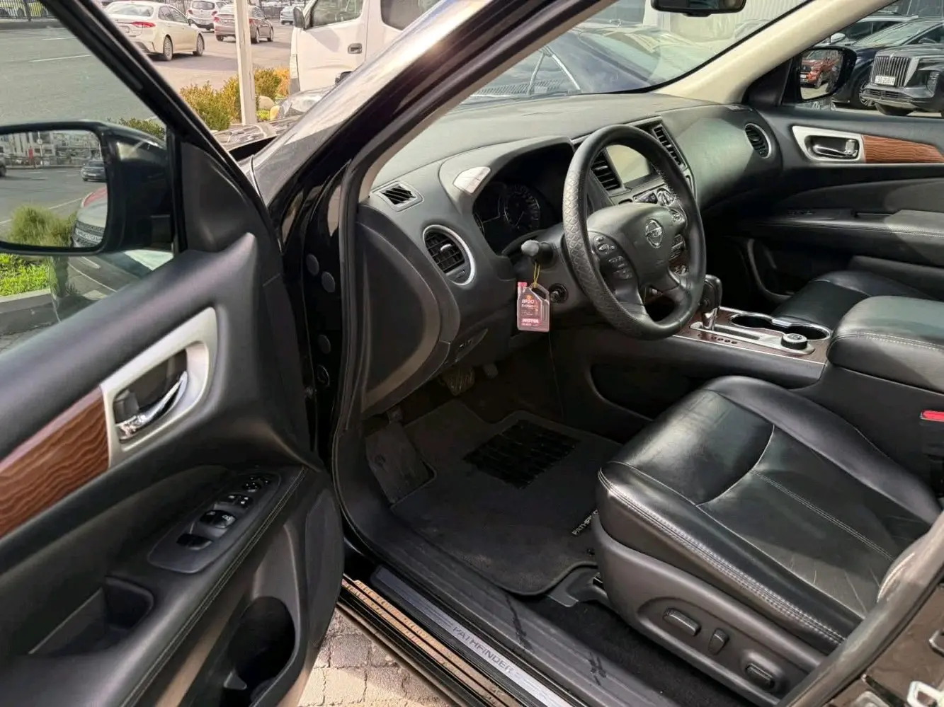 للبيع نيسان باثفيندر هايبرد 7 مقاعد موديل 2018 وارد الوكالة فحص كامل وترخيص سنه