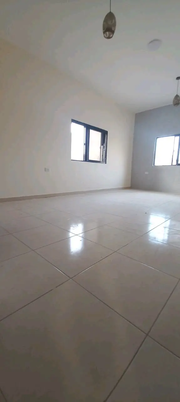 شقة طابقية مميزة للايجار في اربد الحي الشرقي