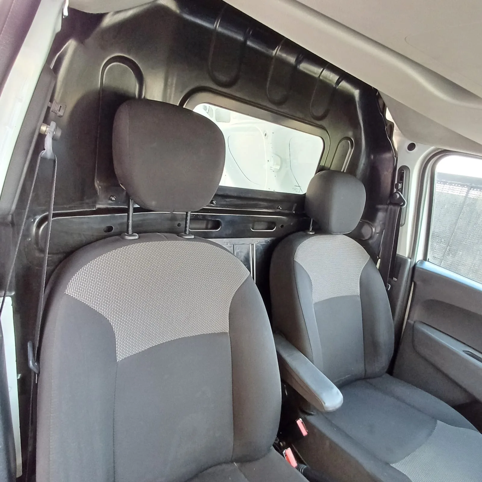 رينو دوكر 2022