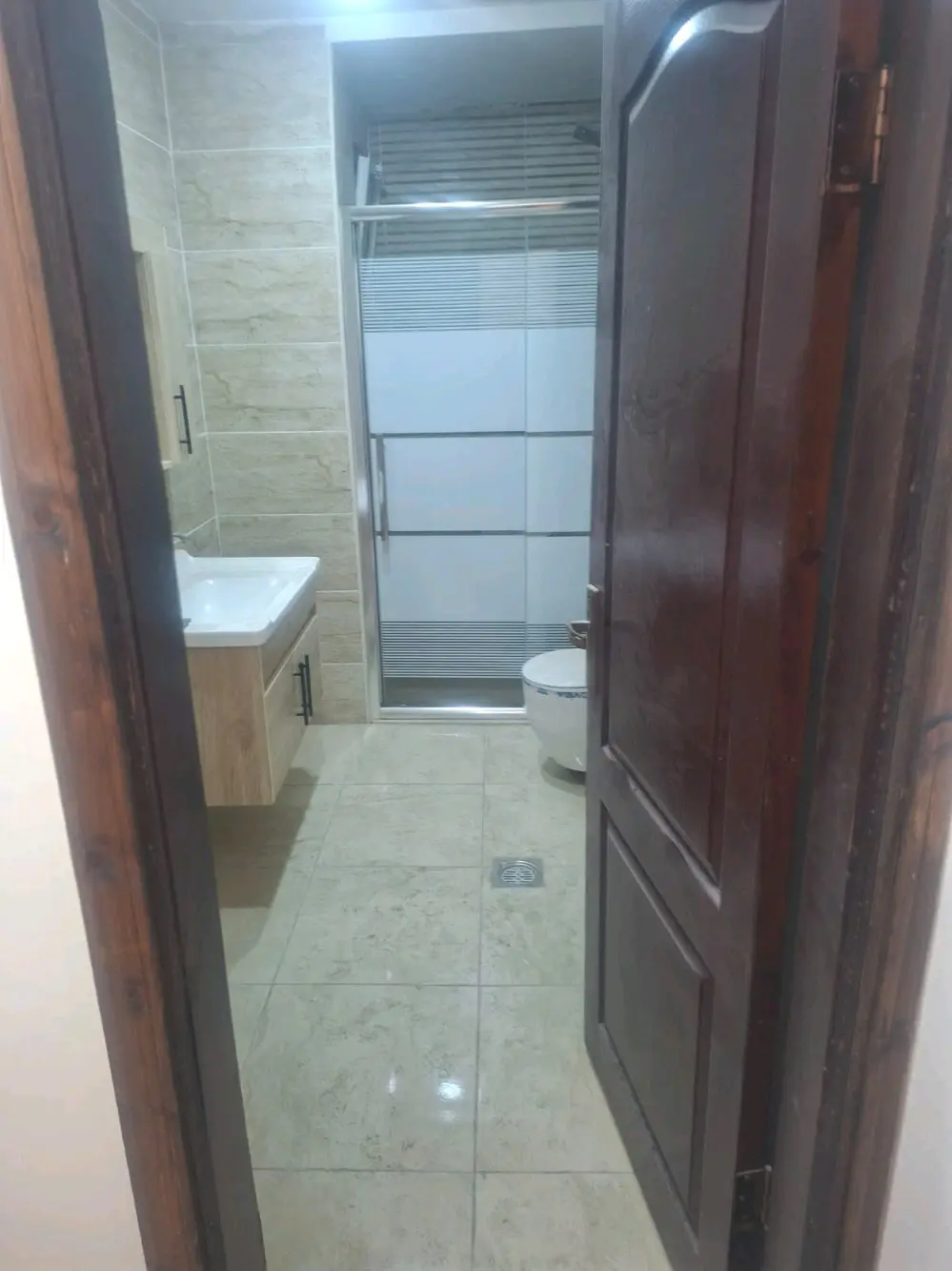 شقه للبيع كاش او بالتقسيط جديده غير مسكونه