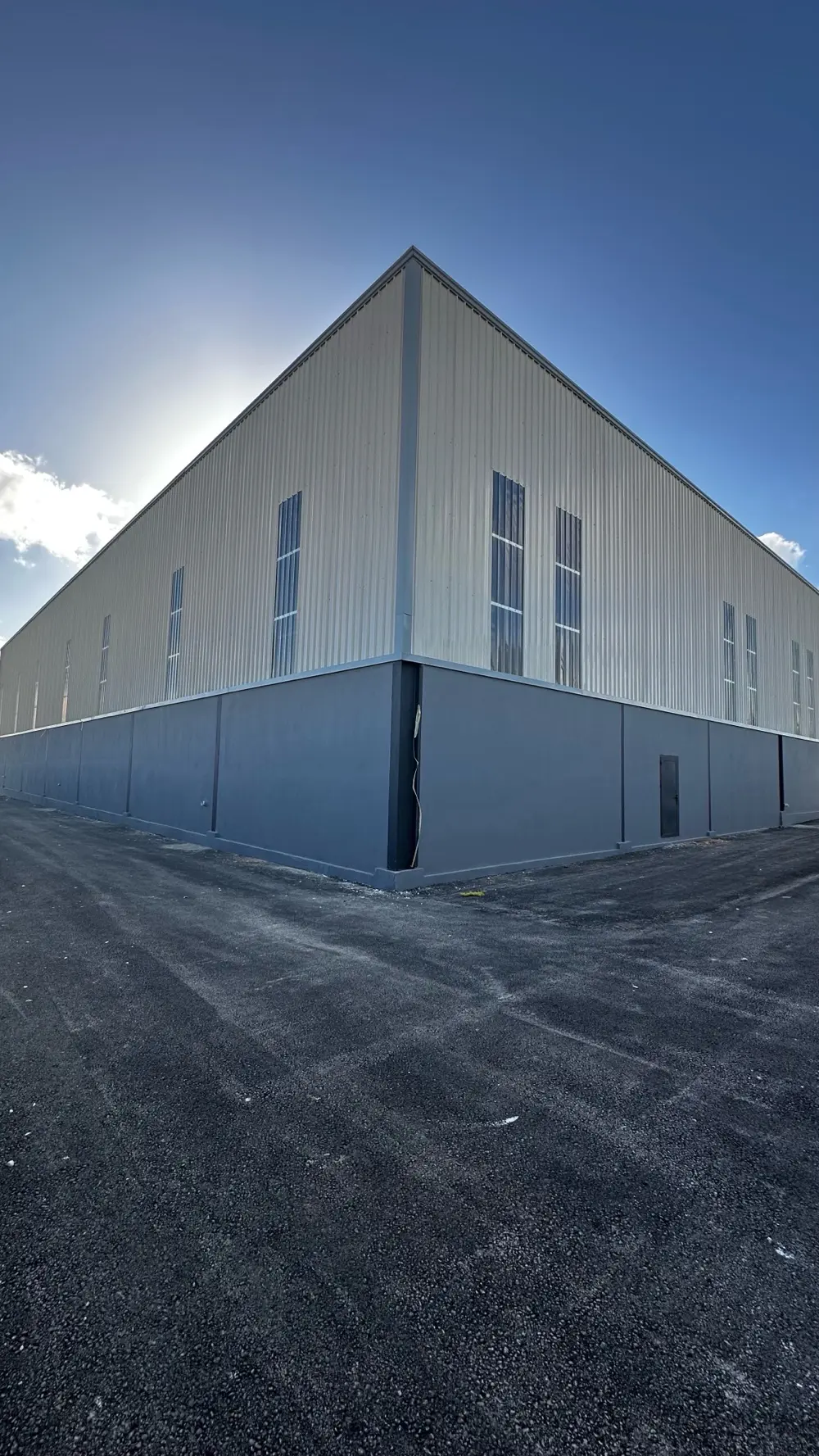 هناجر ومستودعات للإيجار /  Warehouses For Rent