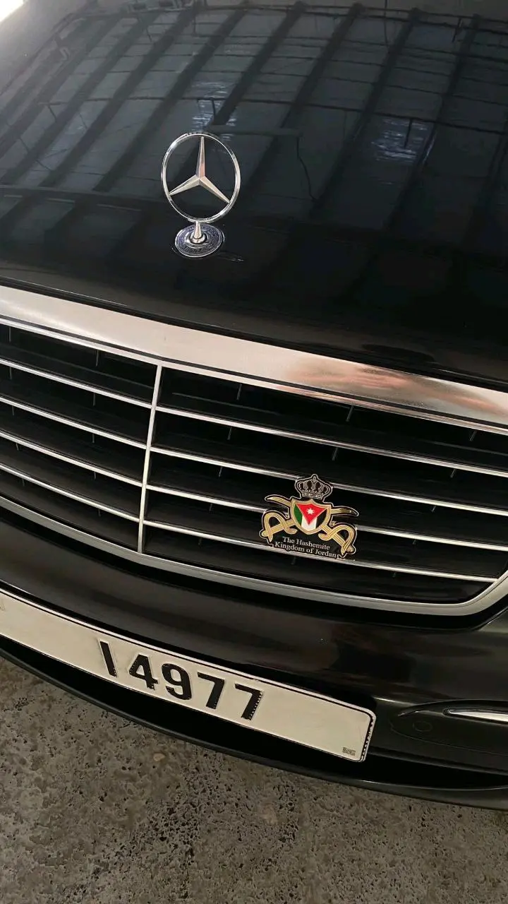 شعار الاردن حديد ثقيل مع قفول ضد السرقه