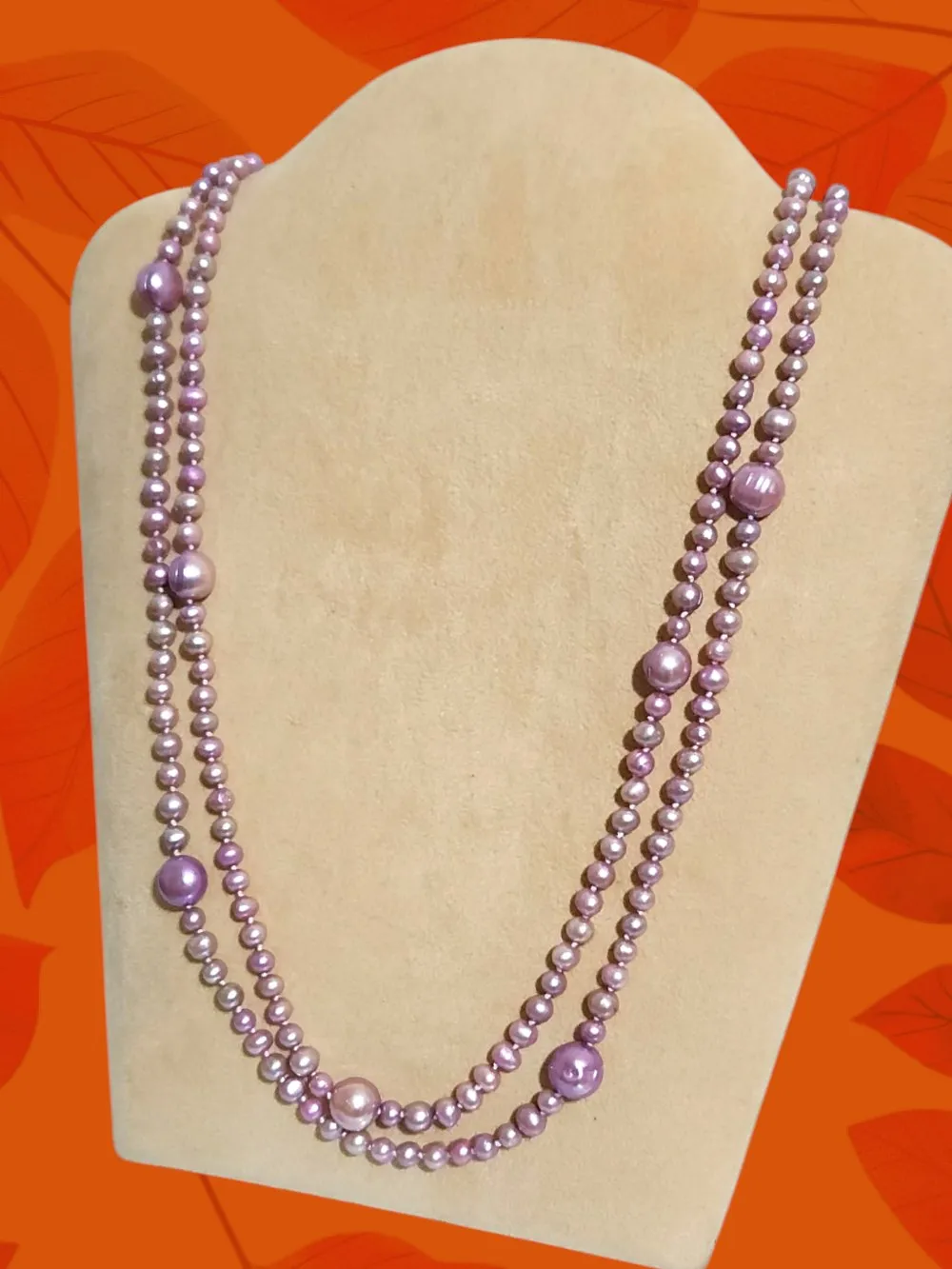 قلادة من اللؤلؤ العذب