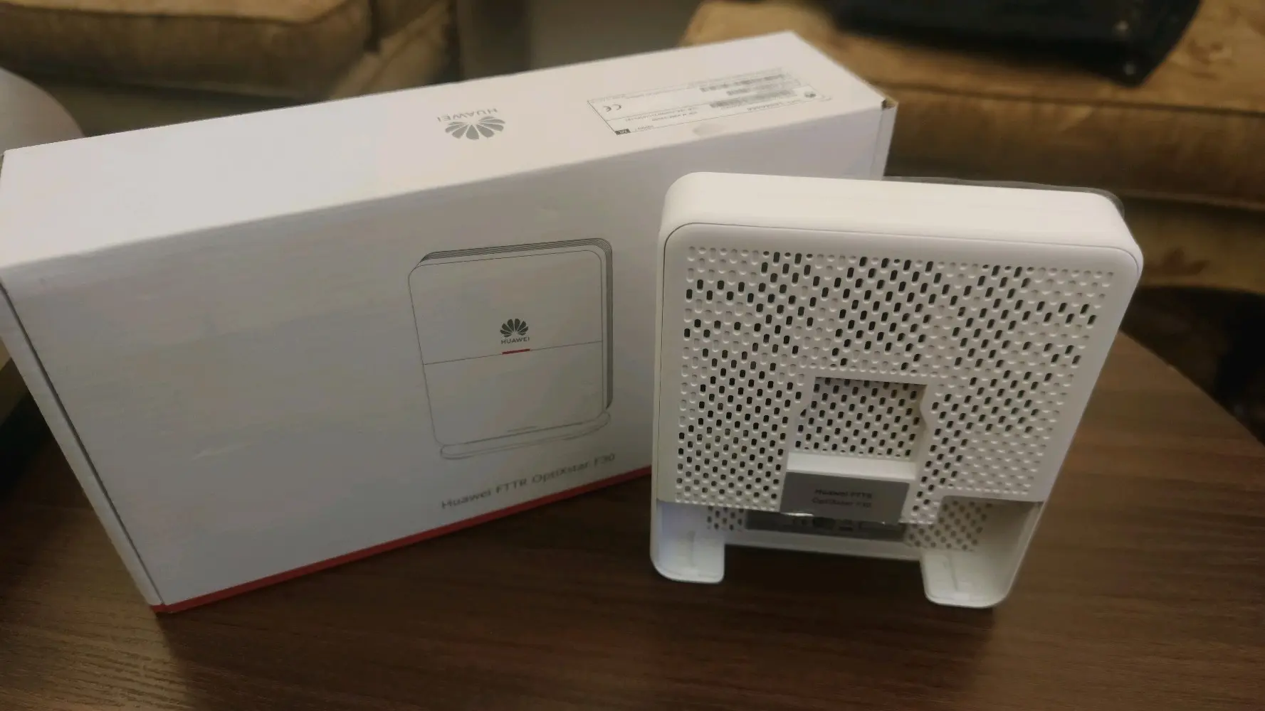 اكستندر هواوي  FTTR OptiXstar F30 -  Wi-Fi 6 فائق السرعة