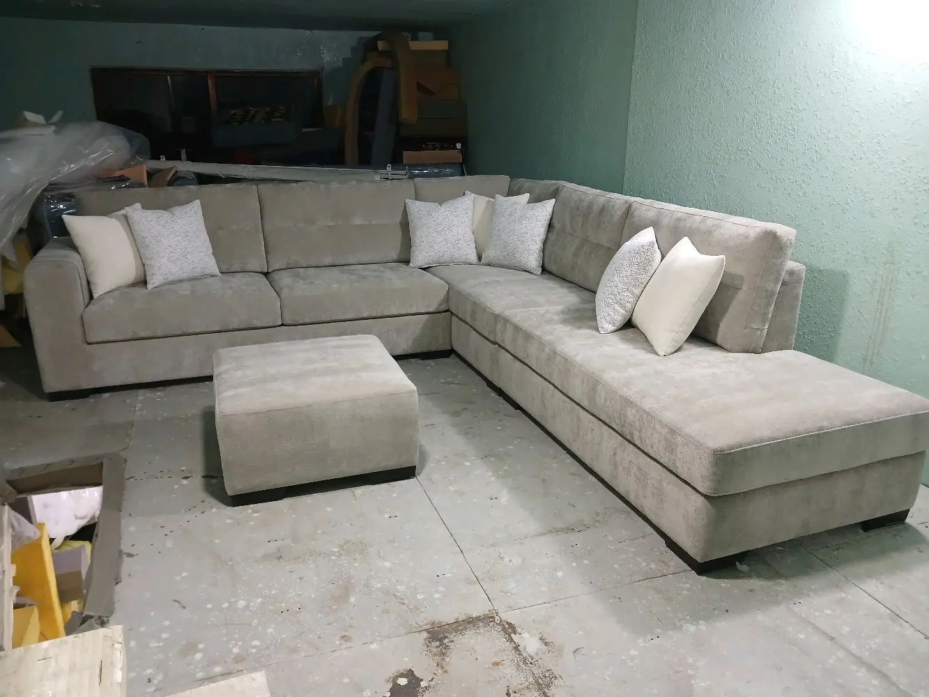 🧵🪡 مشغل بيت التنجيد 🪡🛋️نقوم بـ تنجيد وتفصيل الكنب والكورنرات والتخت بجميع الأشكال