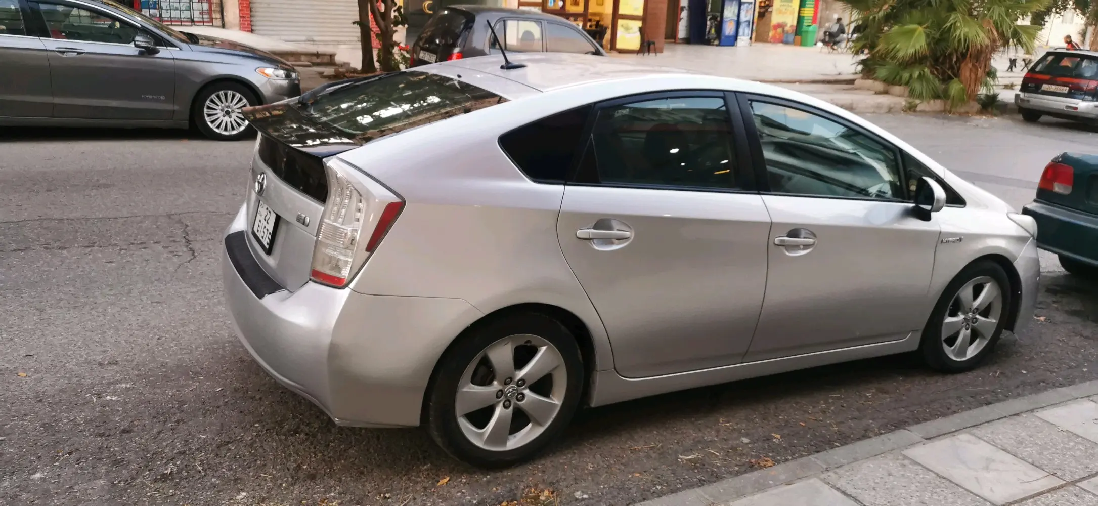 تويوتا بريوس 2011 للبيع بحالة الوكالة