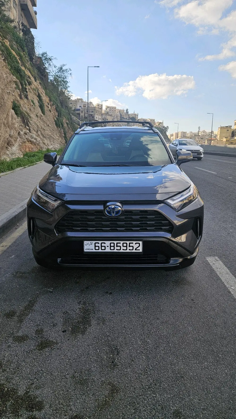 تويوتا راف 4 موديل 2024 LE   4*4 بحالة الوكاله