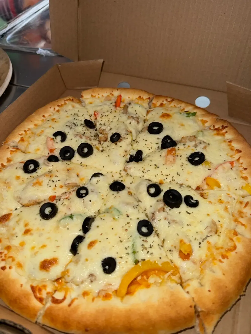 بيتزا ومعجنات الكبير أوي