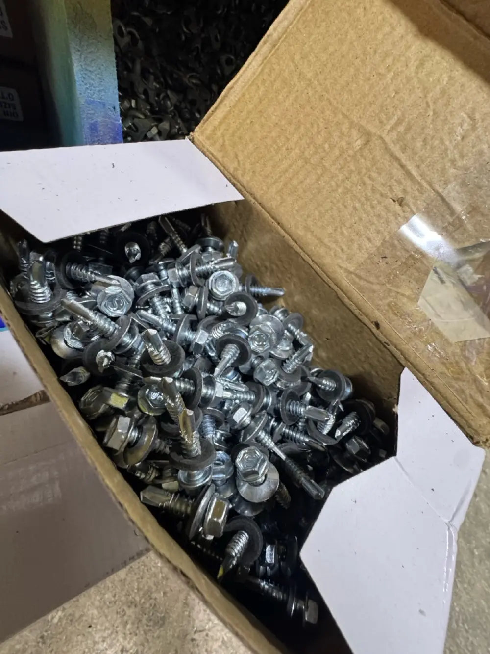 أكبر تشكيله براغي المملكه (جمله-مفرق)