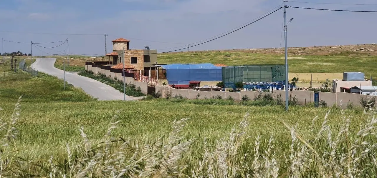 مزرعة للبيع طريق المطار