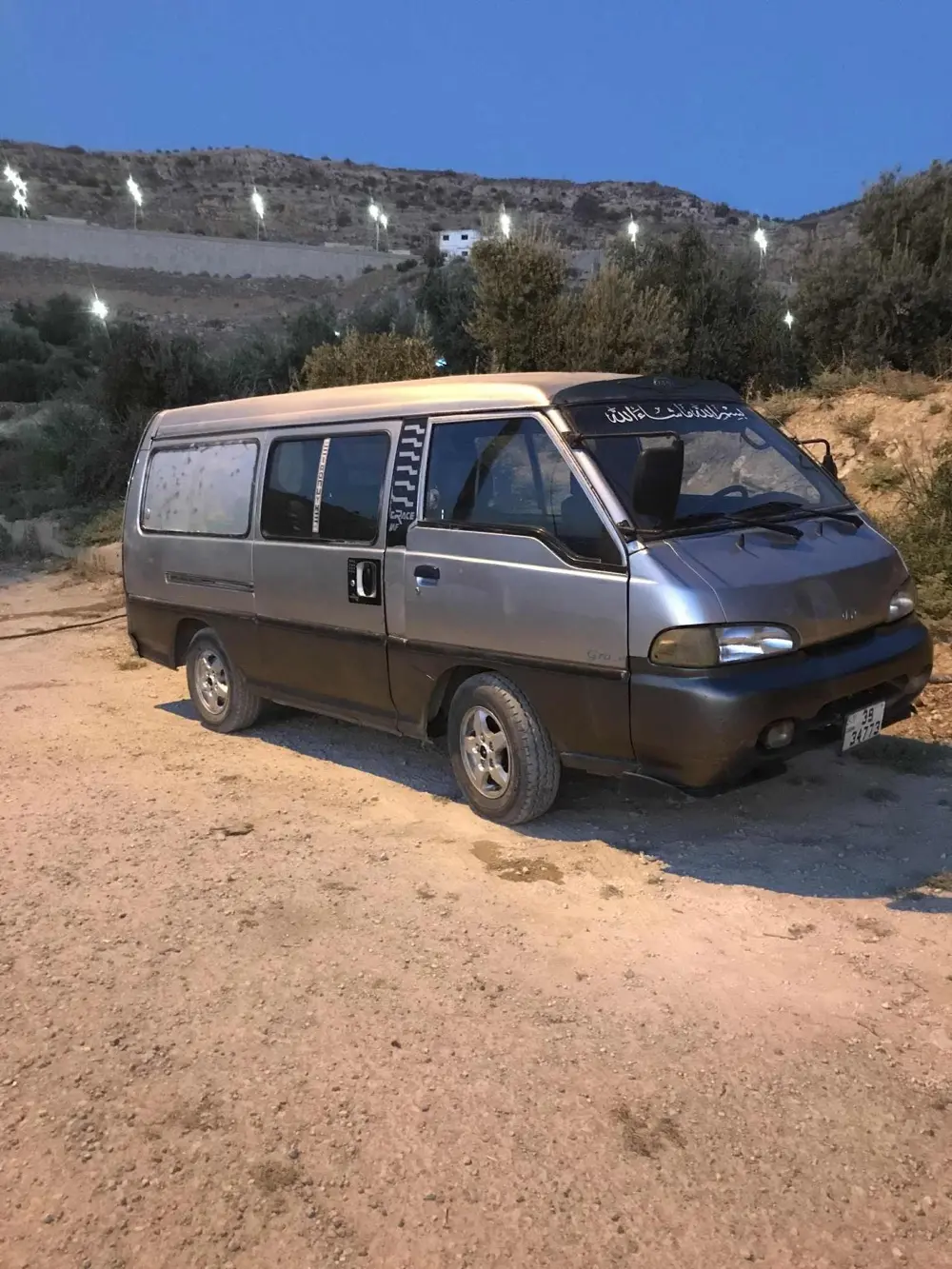 H100 للبيع 2001