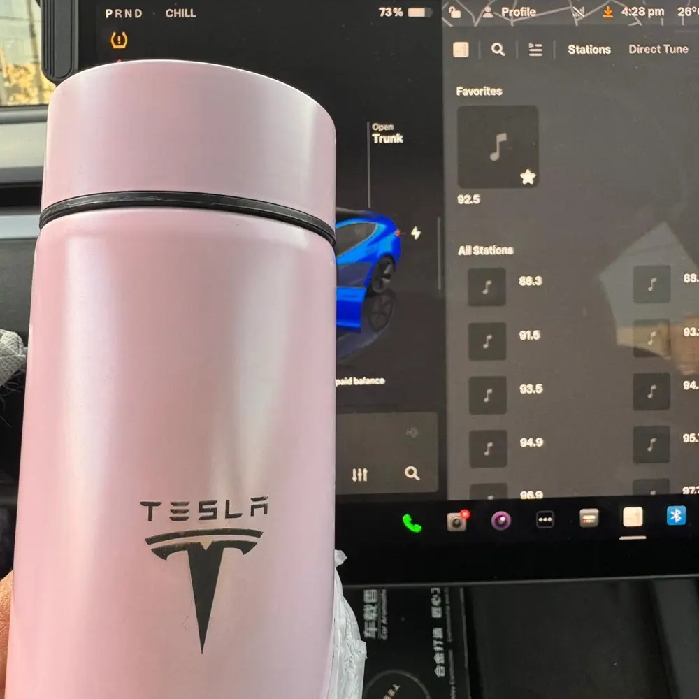 اكسسوارات سيارات تسلا