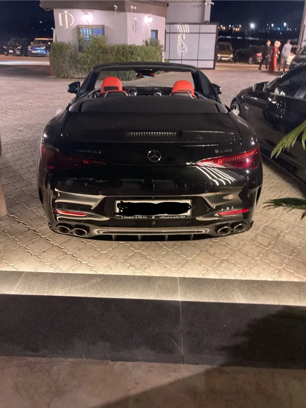 للايجار SL43 AMG 2025
