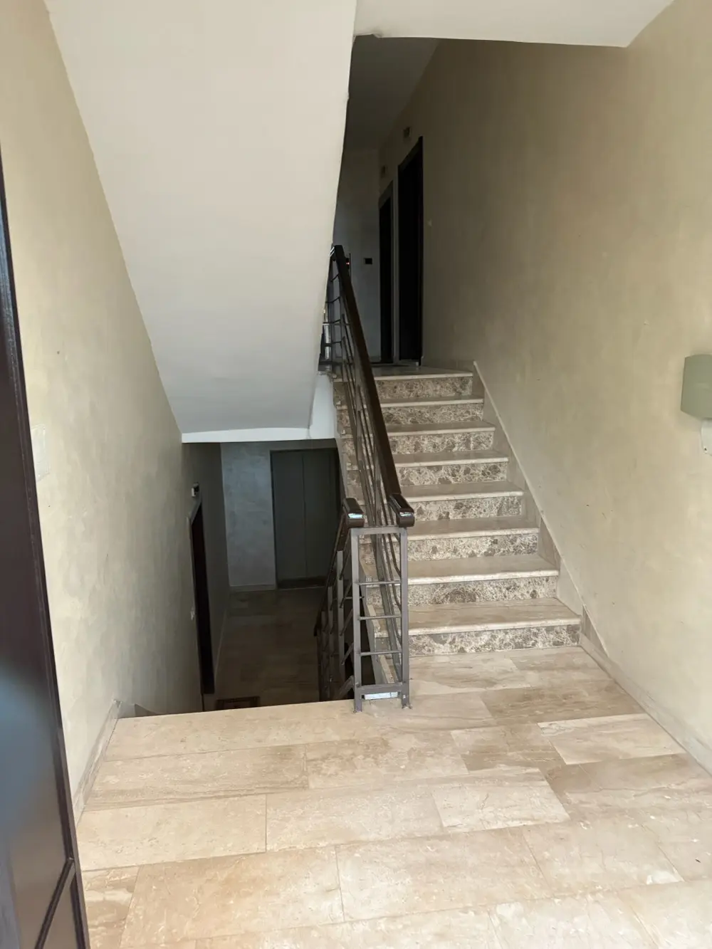 شقة للبيع دابوق ، بالقرب من المواصفات والمقاييس