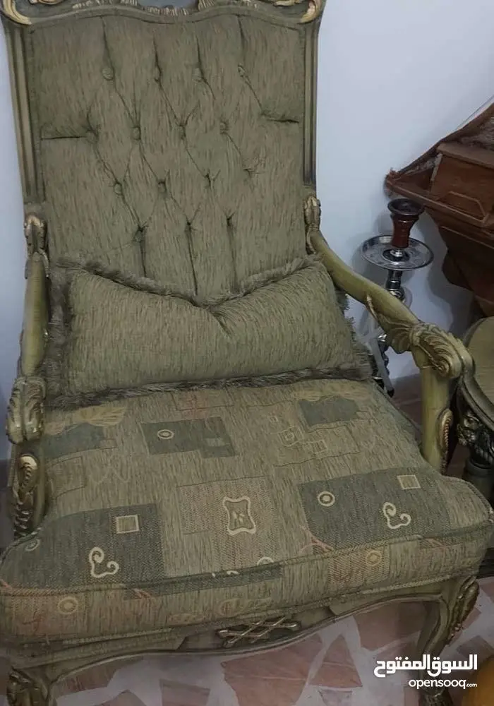 غرفة صيوف مع طقم طاولات