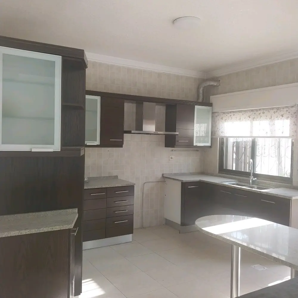 شقه ارضيه للبيع في الرونق