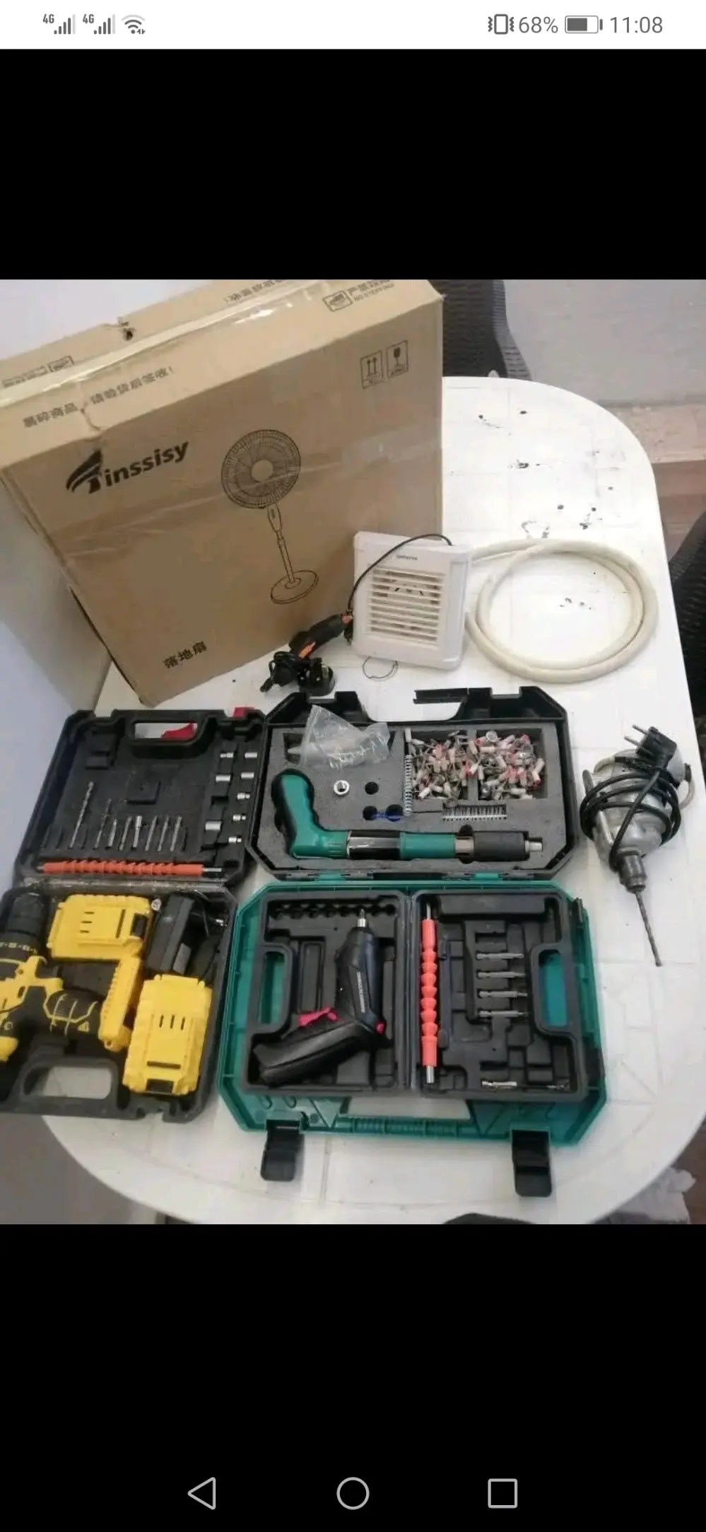 معدات يديوية ومروحتين للبيع بسعر مغري