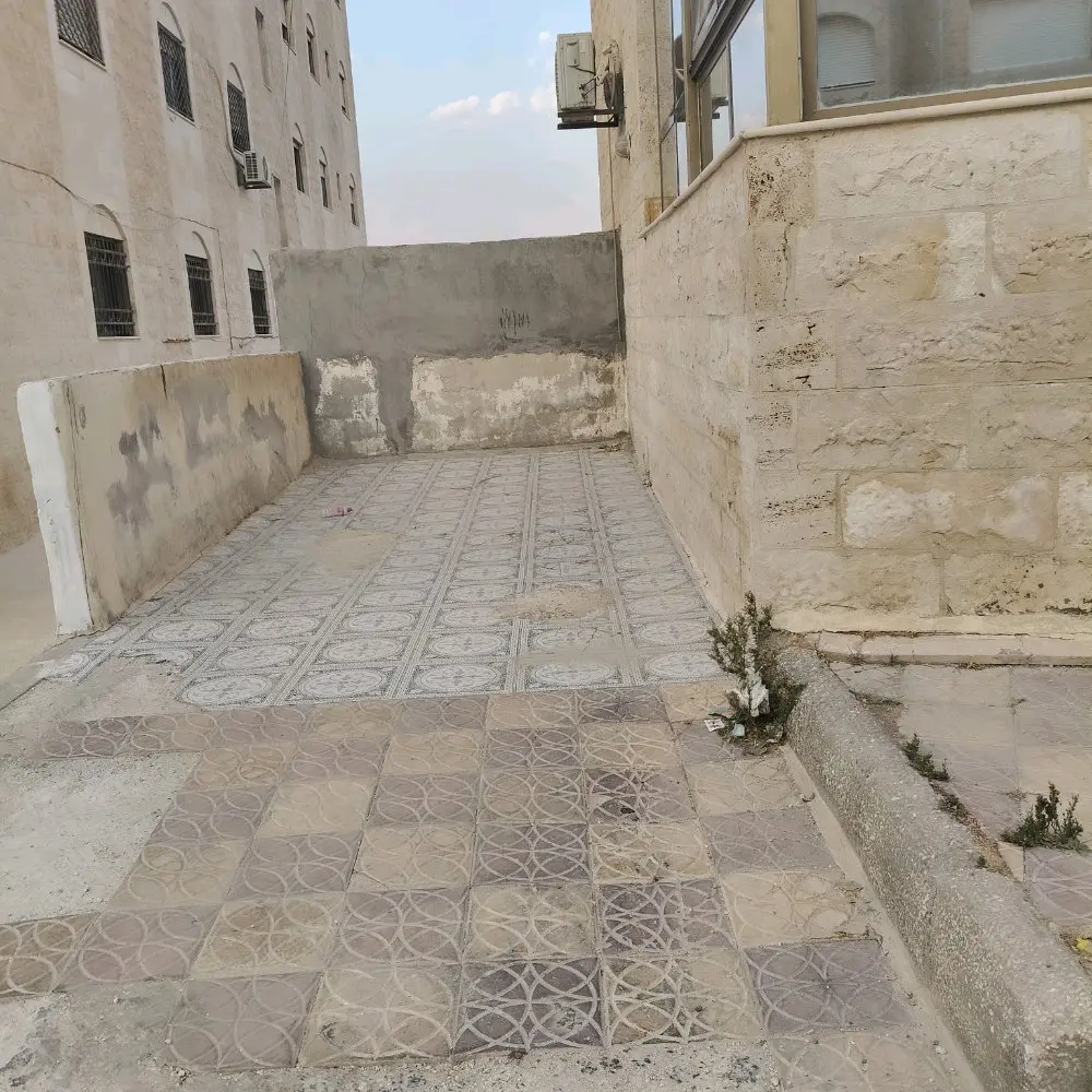 شقة ارضية للبيع / حي عدن / ام نواره ٤