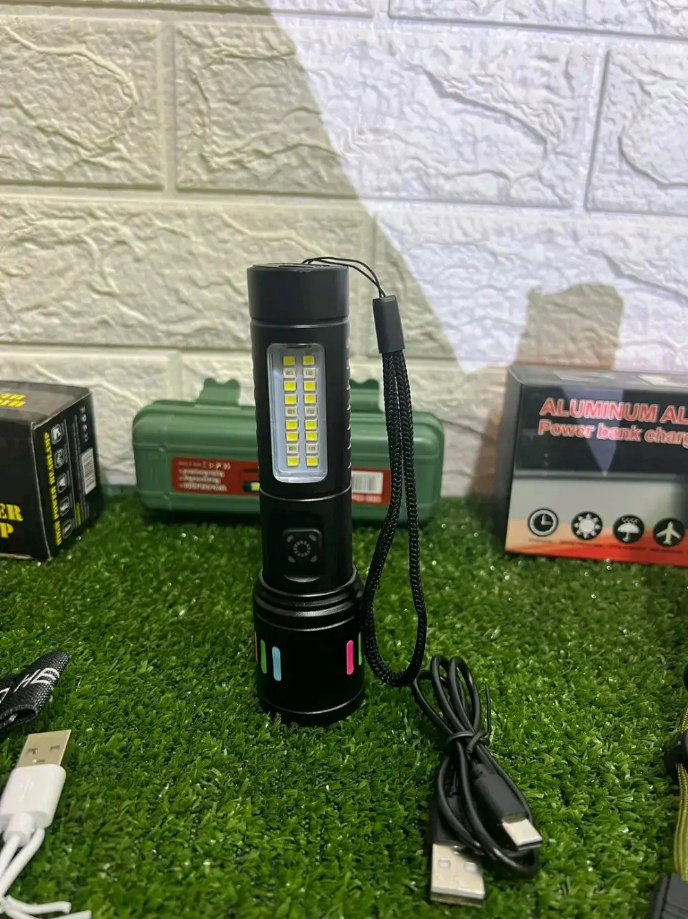 بكج الطوارئ 4 لكسات  شحن لكل الاوضاع