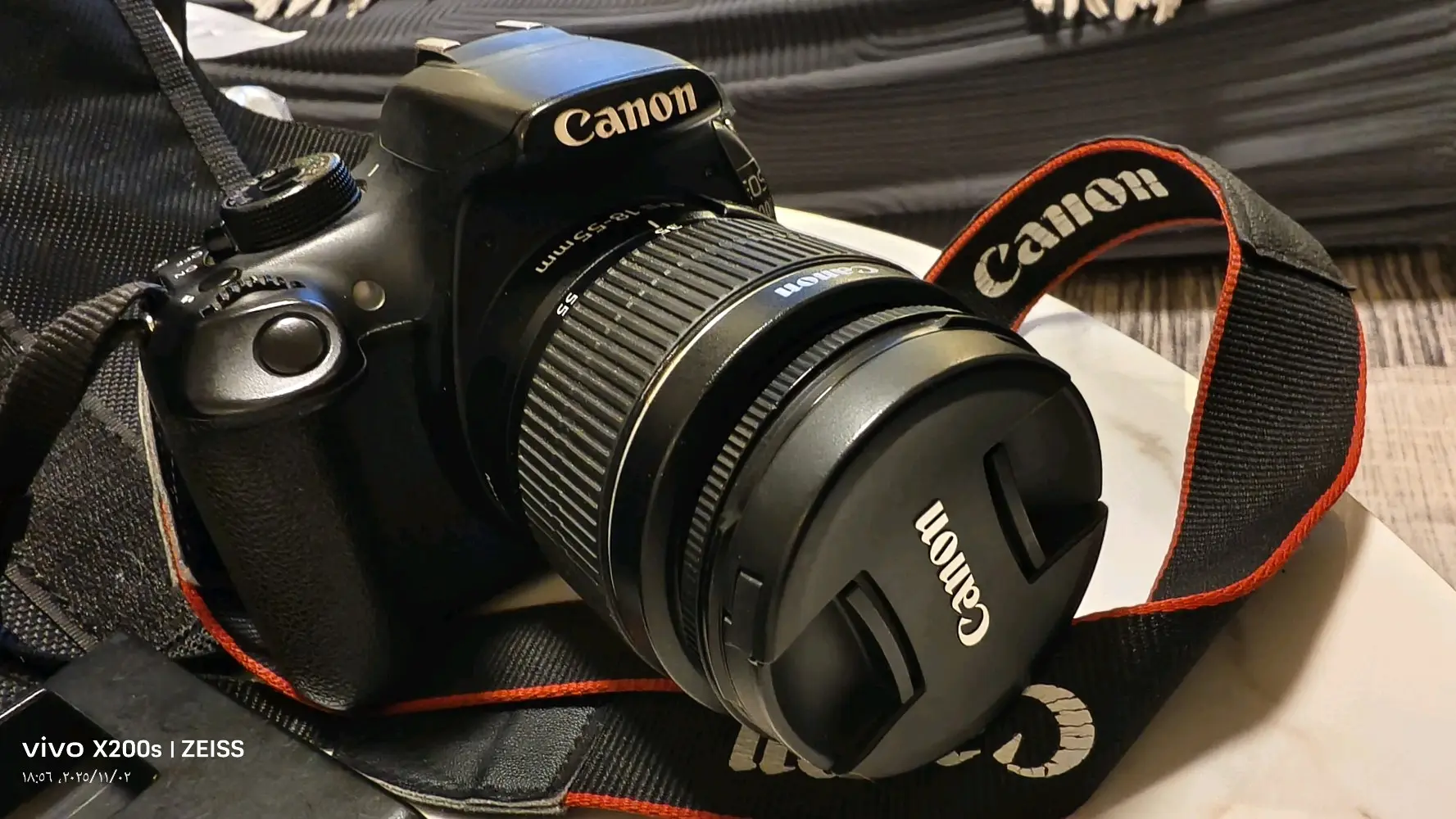 كاميرا كانون 1200D