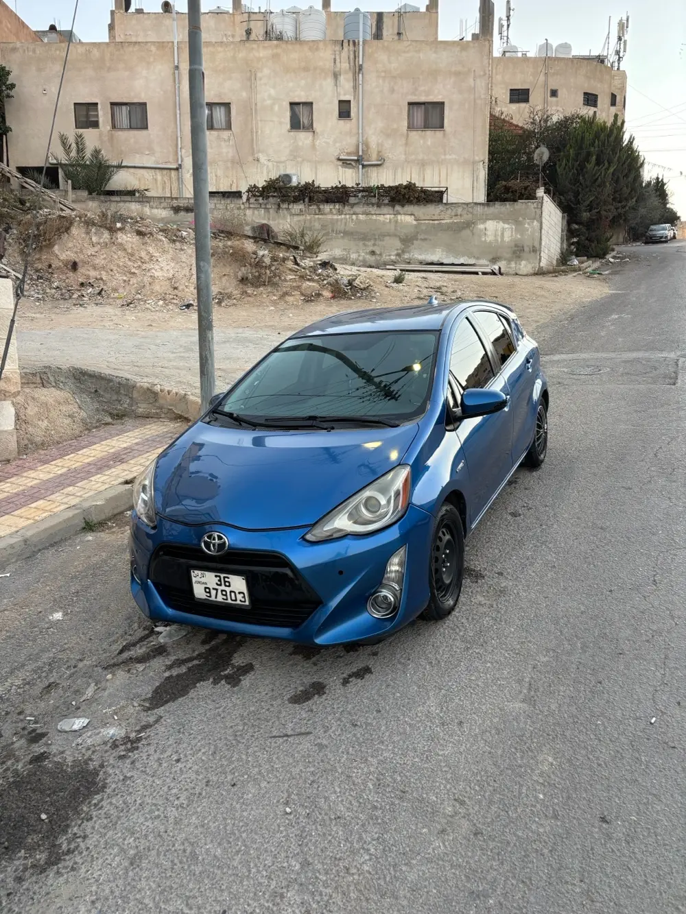 تويوتا بريوس سي للبيع