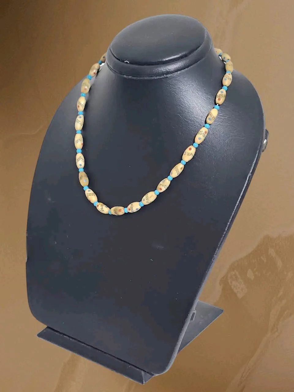 قلادة قديمه