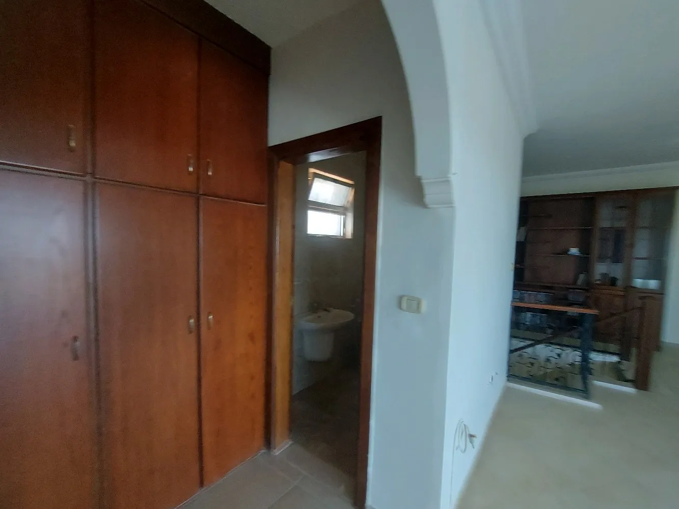 شقة مميزة مع روف ٣٥٠ خلدا